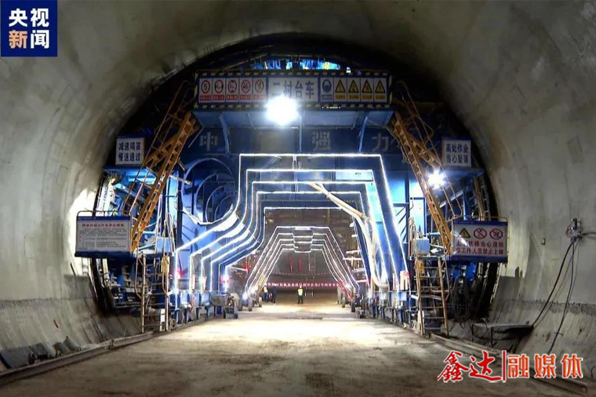 搭乘幸?？燔?！鑫達(dá)工字鋼助建西成高鐵（甘肅段）！